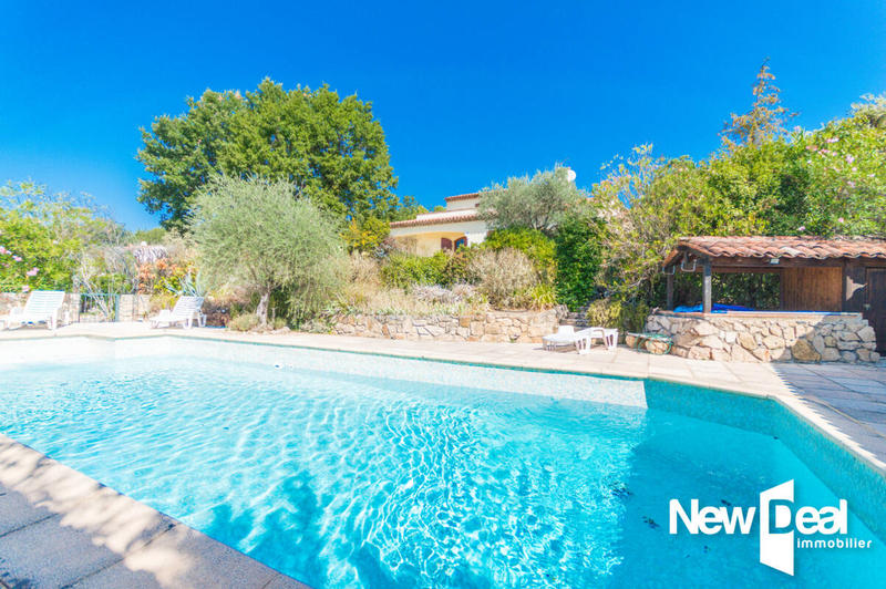 Maison - 158 m² - 6 pièces