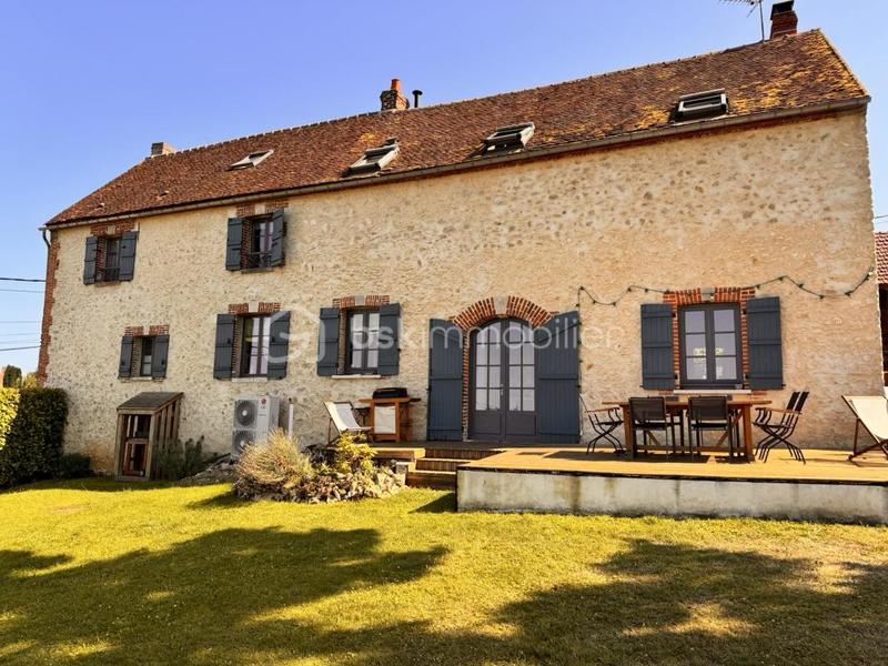 Propriété - 265 m² - 12 pièces