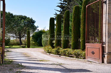 Maison - 250 m² - 8 pièces