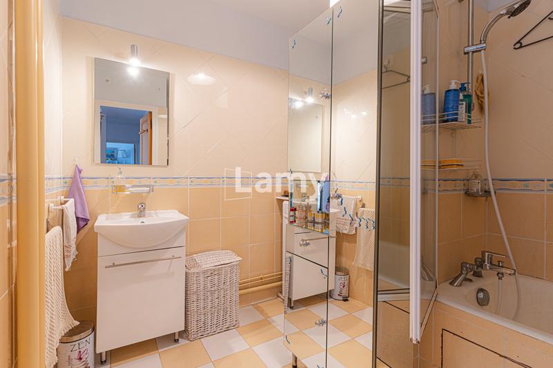 Appartement - 65 m² - 3 pièces