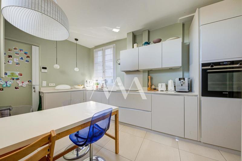 Appartement - 100 m² - 4 pièces