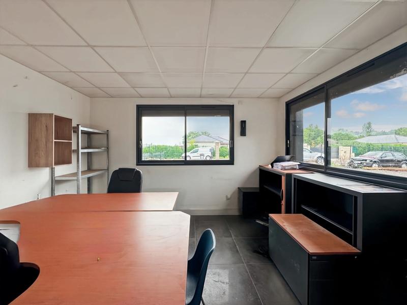 Bureau - 136 m² - 3 pièces