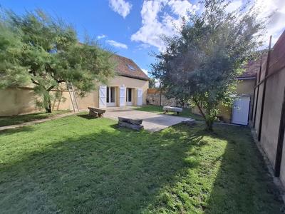 Maison - 93 m² - 5 pièces