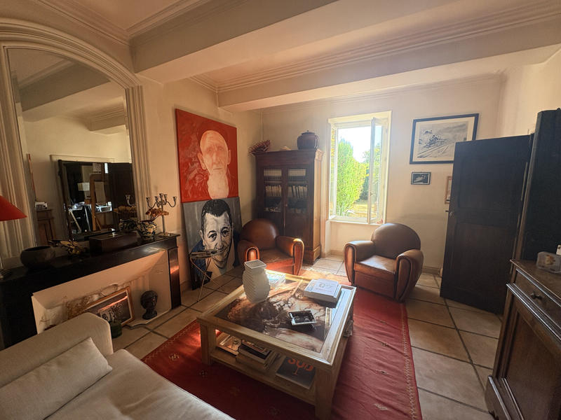 Maison - 320 m² - 8 pièces