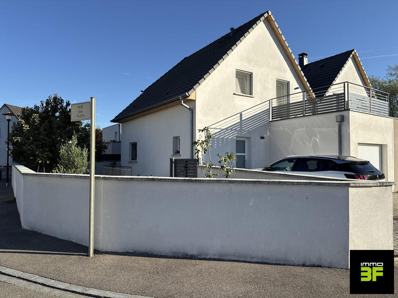 Maison traditionnelle - 94 m² - 5 pièces