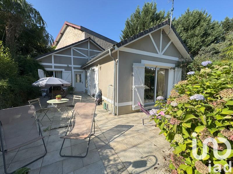 Maison - 347 m² - 10 pièces
