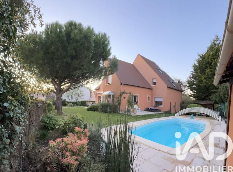 Maison - 196 m² - 8 pièces