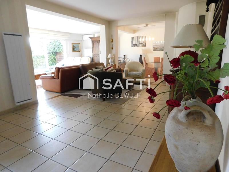 Maison - 225 m² - 8 pièces