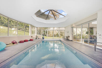 Maison - 410 m² - 10 pièces