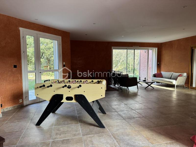 Demeure - 570 m² - 14 pièces