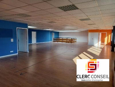 Local d'activités - 696 m²