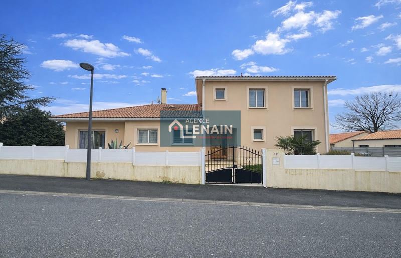 Propriété - 179 m² - 8 pièces