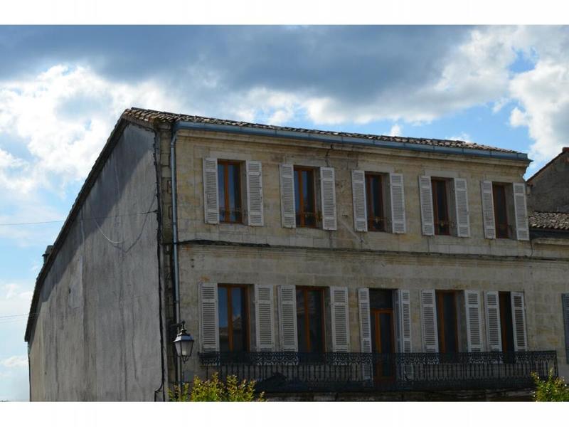 Appartement - 217 m² - 10 pièces