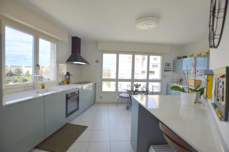 Appartement - 98 m² - 4 pièces