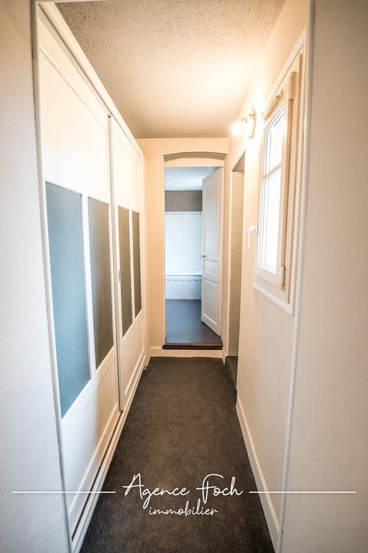 Maison - 245 m² - 10 pièces