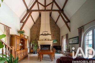 Maison - 230 m² - 8 pièces