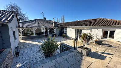 Maison - 205 m² - 6 pièces