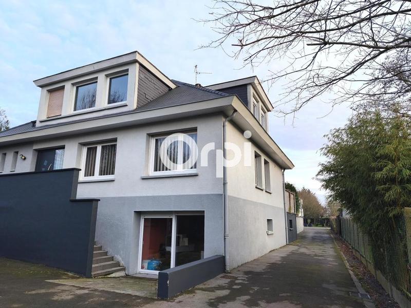 Maison - 210 m² - 6 pièces