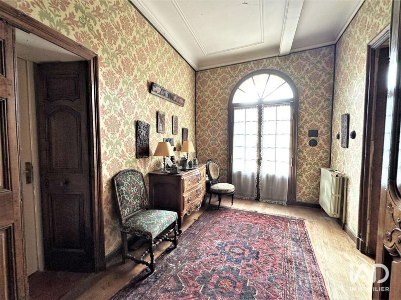 Maison - 690 m² - 17 pièces