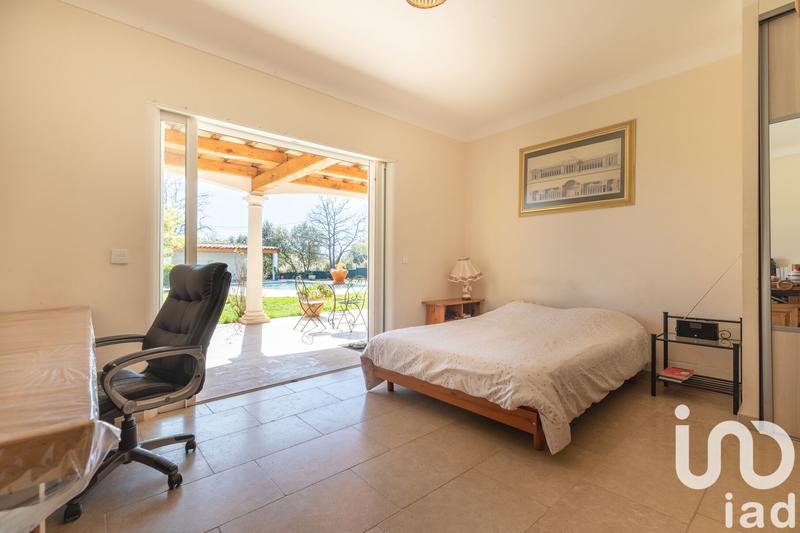 Maison - 256 m² - 8 pièces