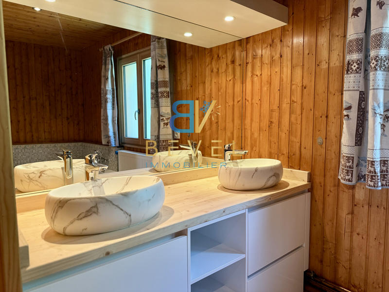 Châlet - 329 m² - 13 pièces