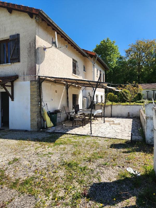 Maison de village - 212 m² - 8 pièces