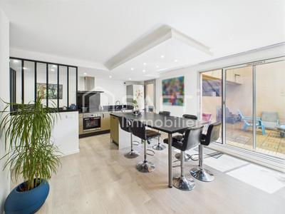 Appartement - 94 m² - 4 pièces