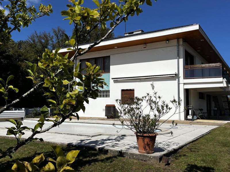 Maison d'architecte - 230 m² - 8 pièces