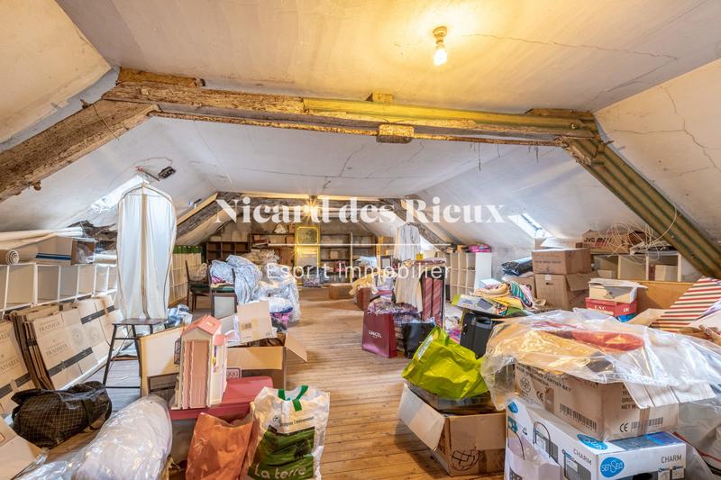 Maison - 264 m² - 10 pièces