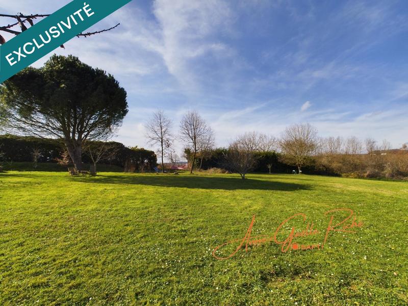 Maison - 300 m² - 16 pièces