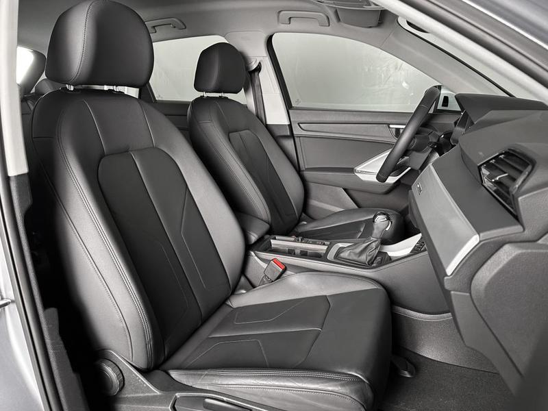 Audi Q3 - 35 Tdi 150ch Ja18p Virtual Cockpit Cuir Chauff Carplay Gps Regul Full Led 150 Ch s-Tronic