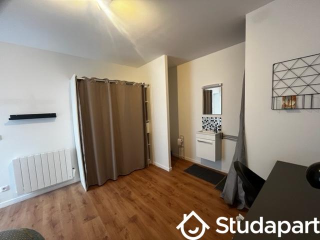 Chambre - 12 m² - 1 pièce