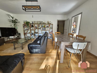 Appartement - 81 m² - 3 pièces