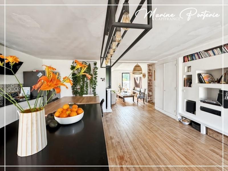 Maison en pierre - 215 m² - 6 pièces