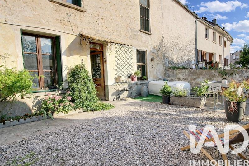 Maison - 93 m² - 5 pièces