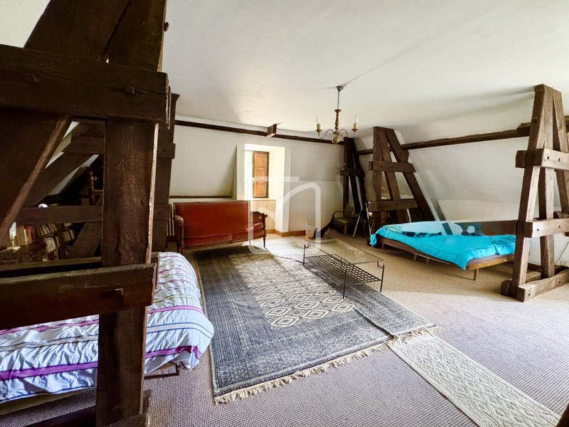 Maison - 336 m² - 12 pièces