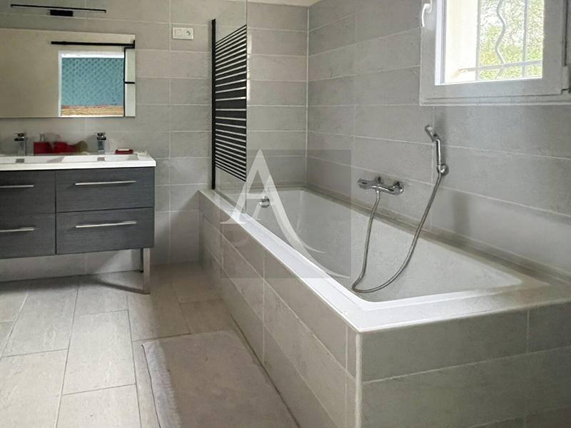 Maison - 172 m² - 6 pièces