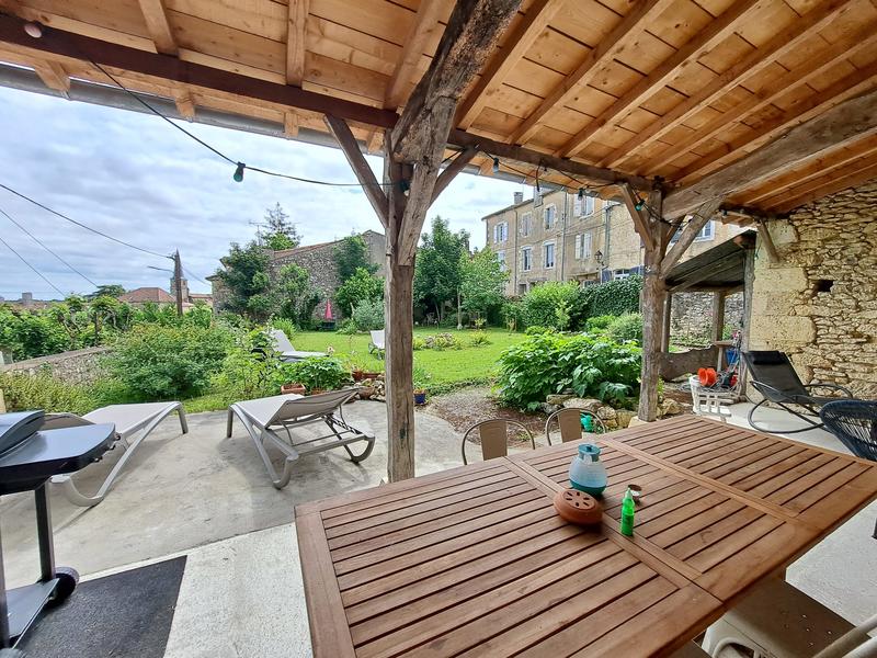 Maison - 230 m² - 6 pièces