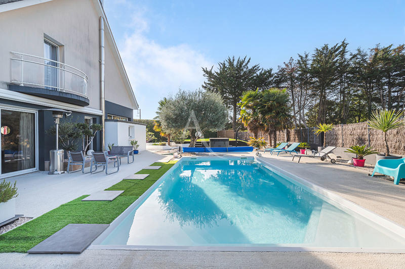 Maison - 181 m² - 6 pièces