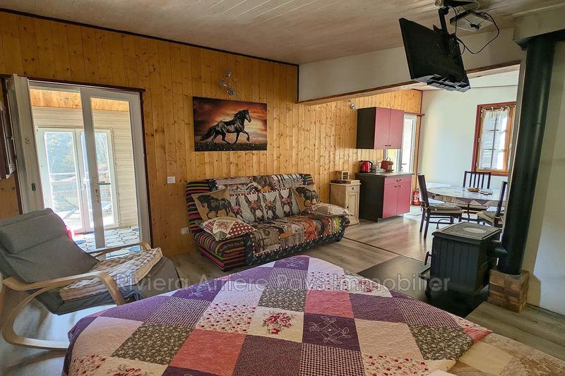 Maison - 212 m² - 9 pièces