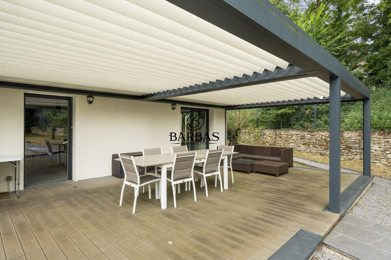 Duplex - 302 m² - 10 pièces