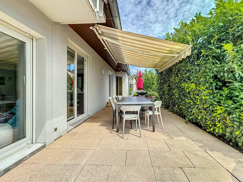 Maison - 180 m² - 9 pièces