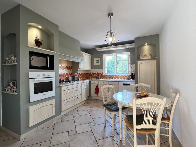 Maison - 167 m² - 9 pièces