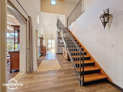 Maison - 449 m² - 18 pièces