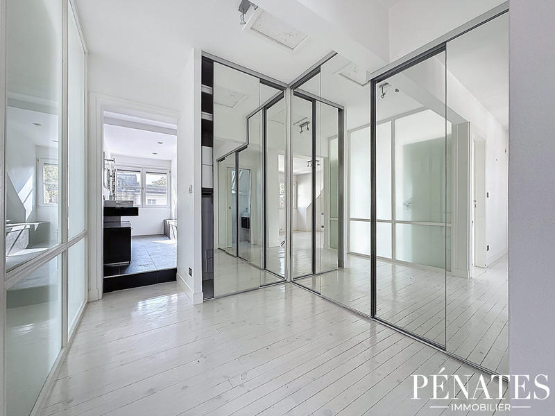Appartement - 200 m² - 6 pièces