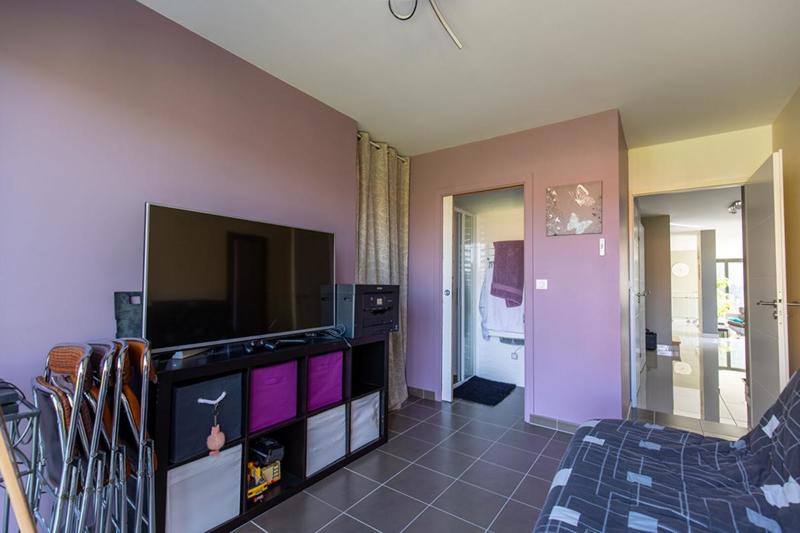 Maison - 238 m² - 8 pièces