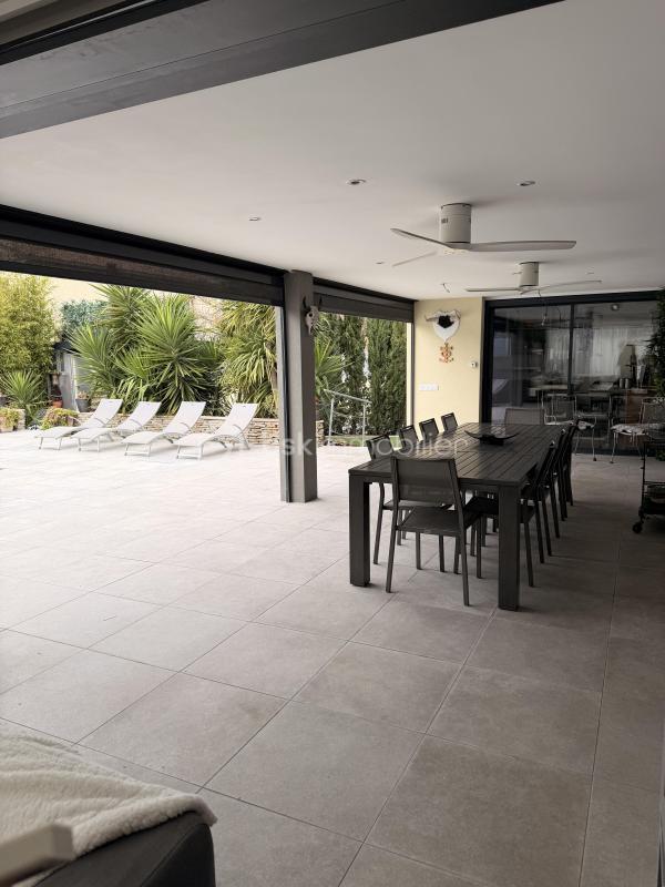 Villa - 202 m² - 10 pièces