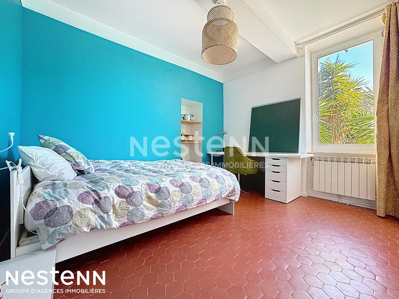 Maison - 242 m² - 8 pièces