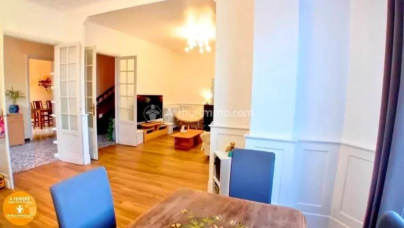 Maison - 264 m² - 8 pièces