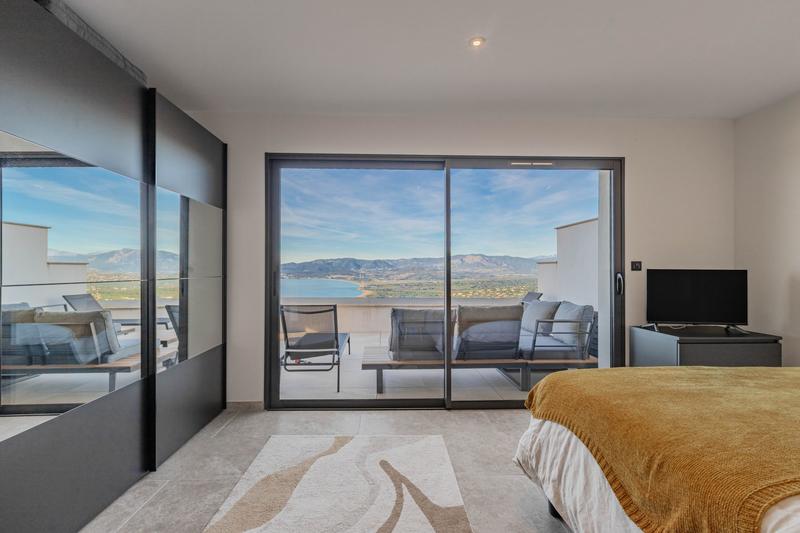 Appartement - 102 m² - 3 pièces